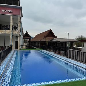 A P S Moutain View Hotel